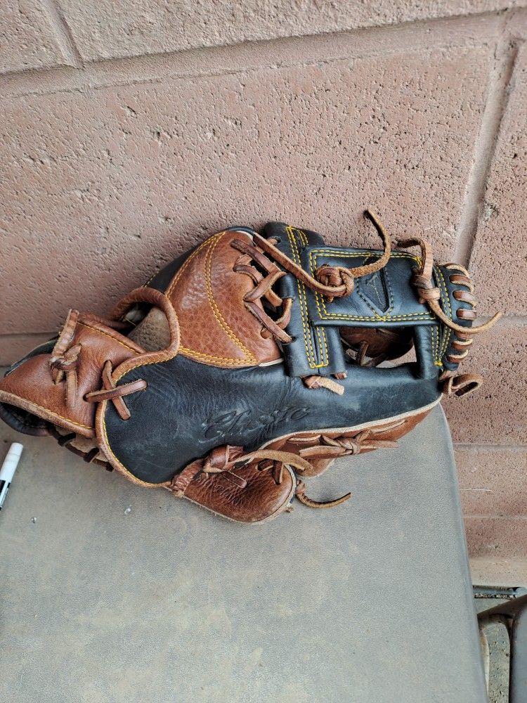 Mizuno 11.75 Glove 