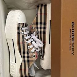 Burberry Shoes