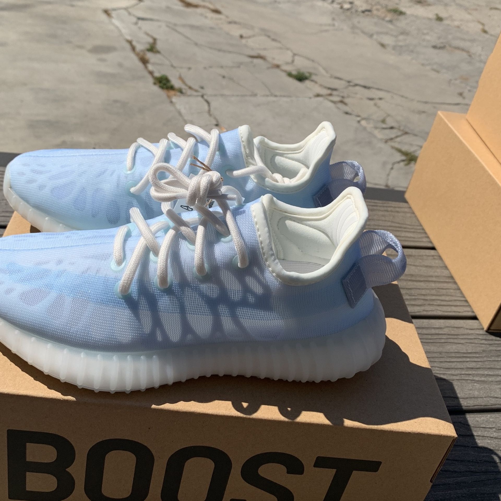 yeezy 350 v3 mono ice