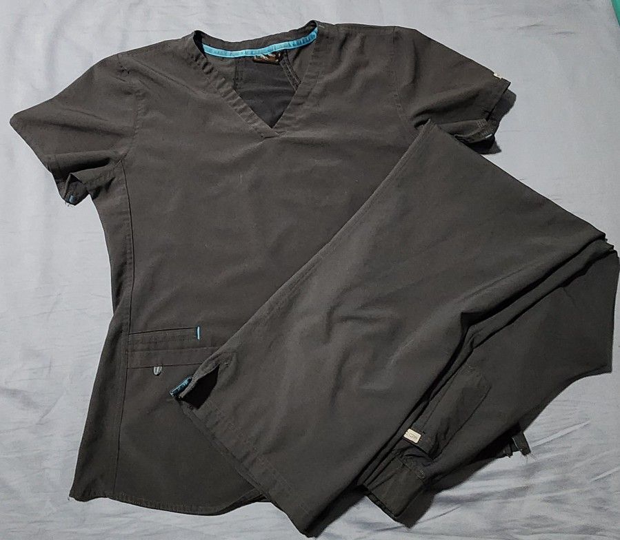 Med Couture Size Medium Scrub Set