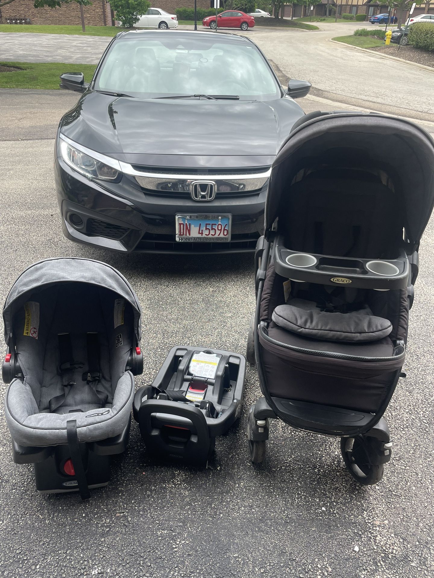 Graco - Modes/pramette Trio Travel System Stroller With Snug Ride 35 Click Connect Car Seat And EXTRA BASE TOO