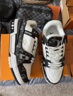 LV trainers Size: 9-10 (Brand new)