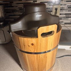 Oster 4-Quart Wood Bucket Ice Cream Maker