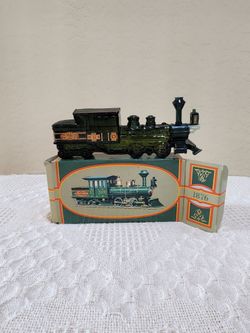 Vintage Avon 1876 CENTENNIAL EXPRESS TRAIN Wild Country Scent Original Box