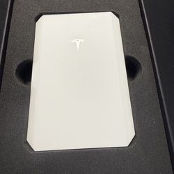 Tesla Wireless portable charger