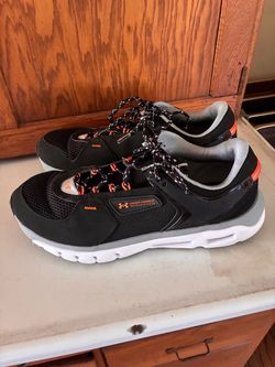 Men’s Under Armour Summit Trek Shoes NEW