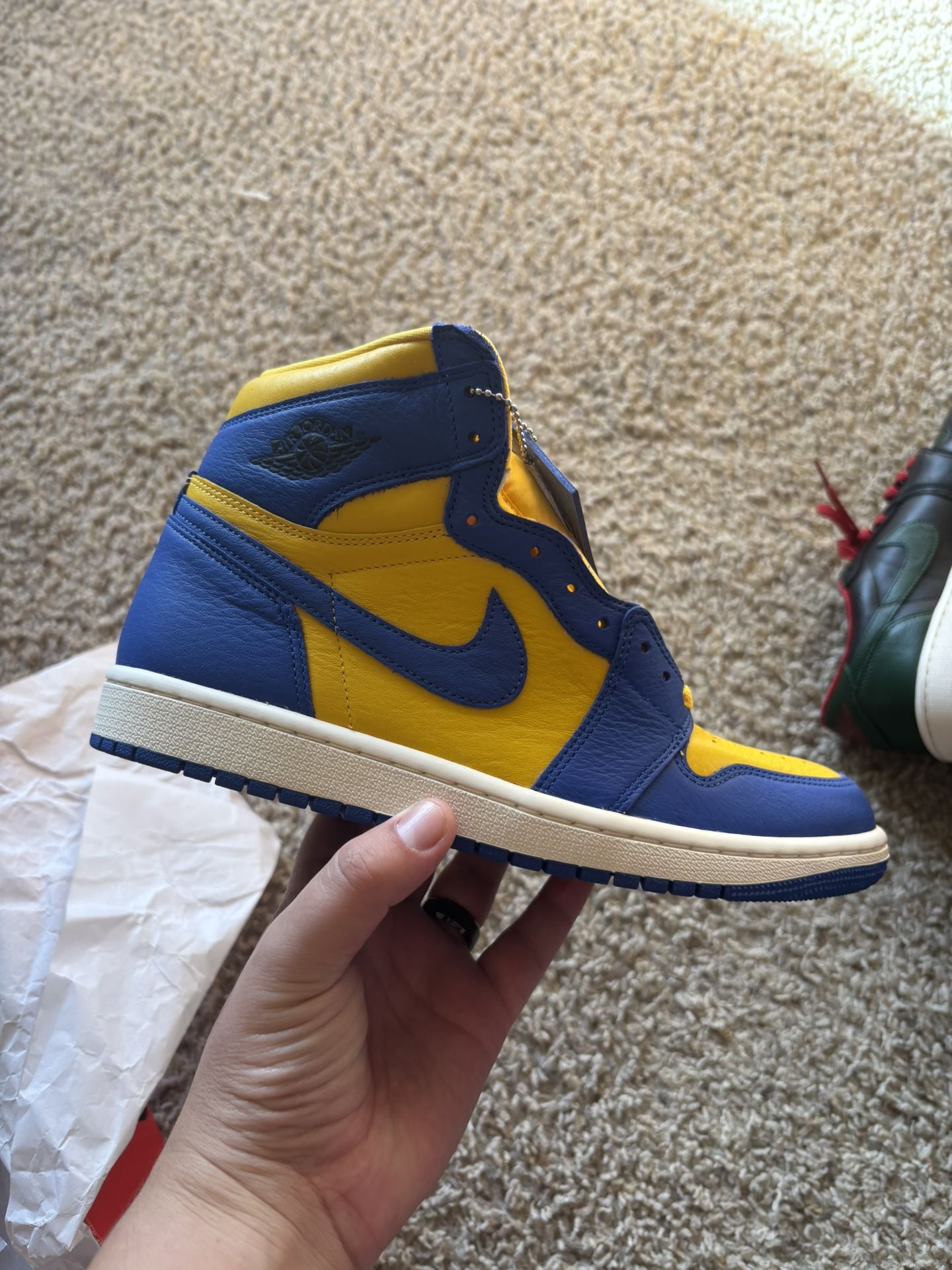 Jordan Retro 1 Reverse Laney