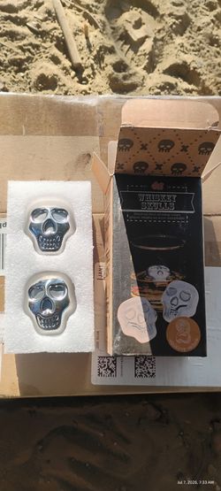 Whiskey skulls