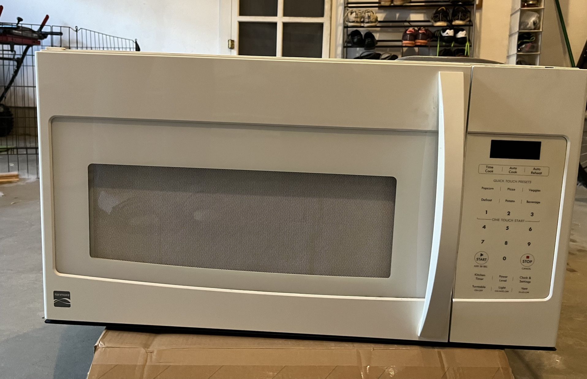 Kenmore Microwave - Over The  Oven/stove- Like New - Great Condition 