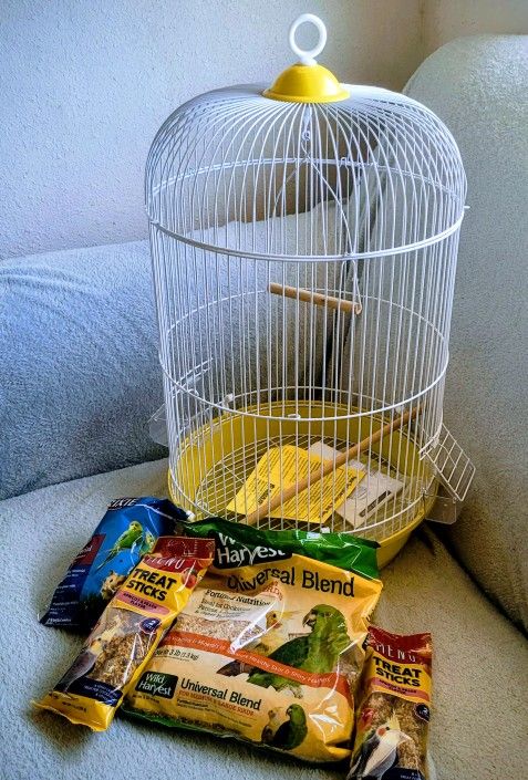New Small Cockatiel Bird Cage complete with food and treats starter kit