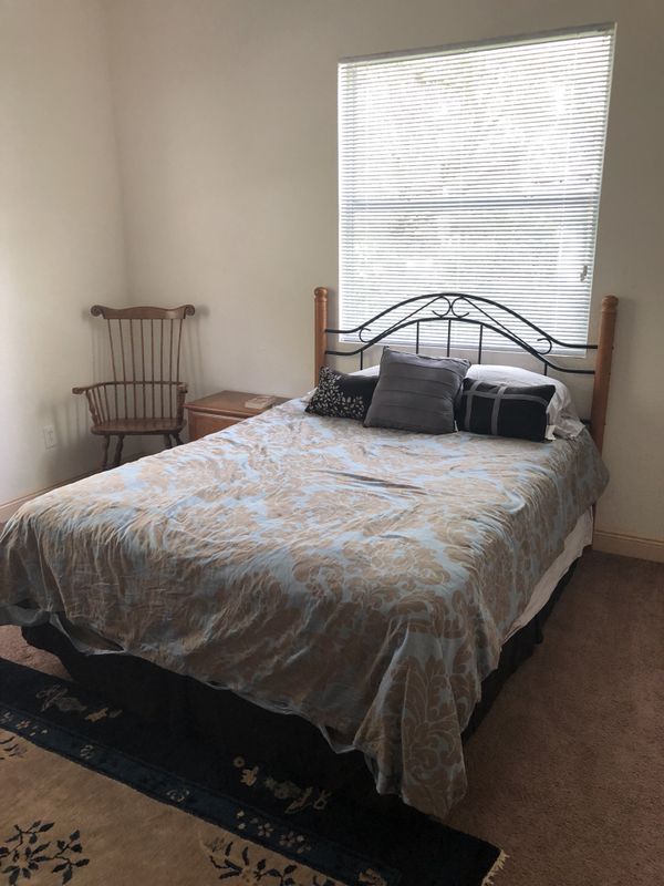 Queen bed and headboard for Sale in Tampa, FL - OfferUp