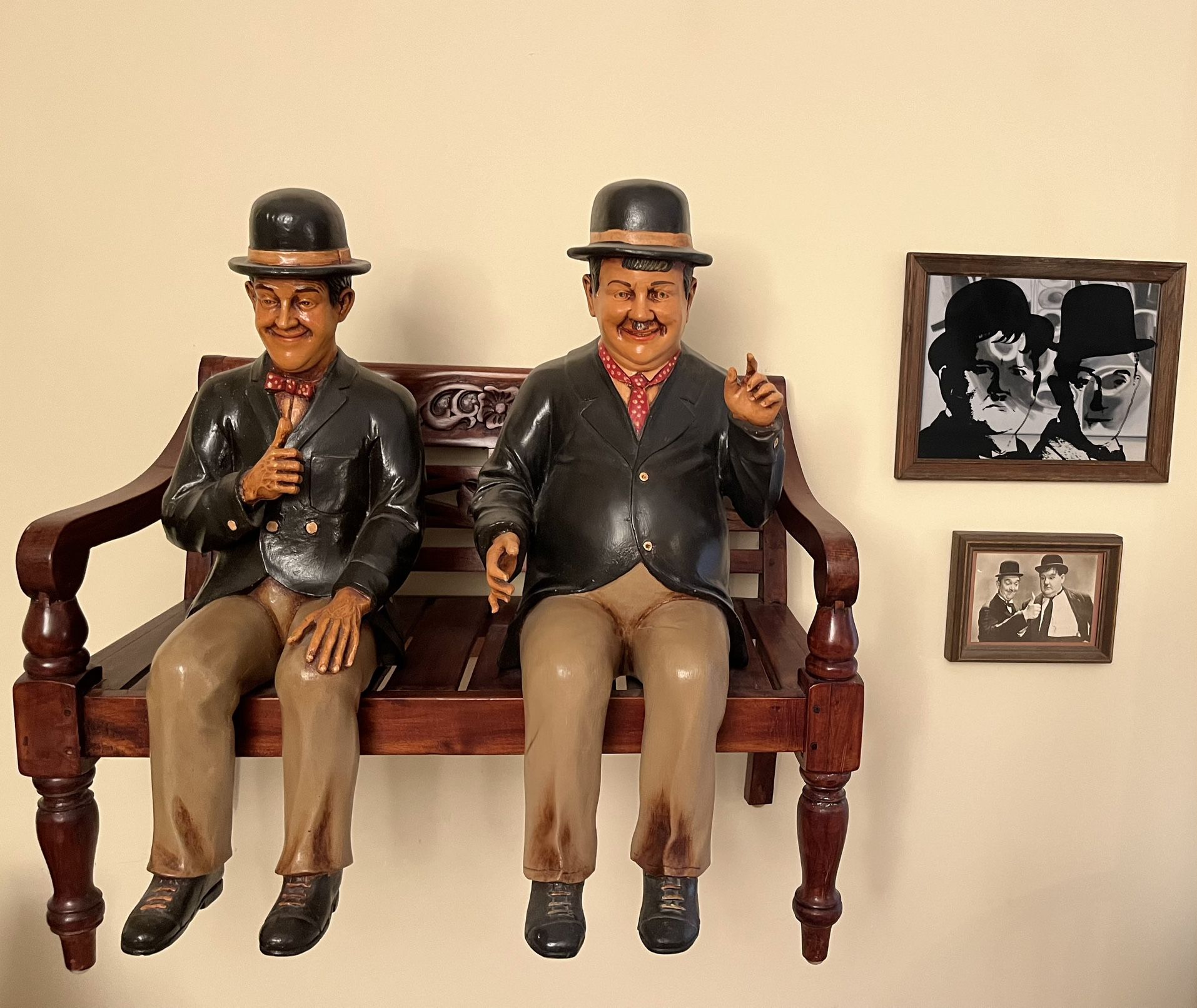 Laurel & Hardy - rare statues on bench, etc
