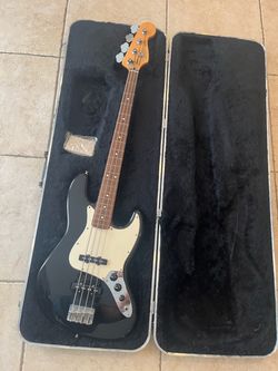 Fender MIM Jazz Bass w/ Fender Vintage Bass Hardshell Case