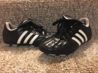 Soccer Cleats - size 2 1/2