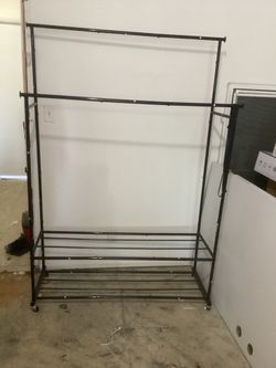 Like new rolling garment rack