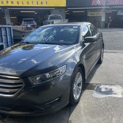2018 Ford Taurus SEL
