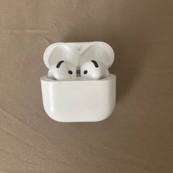 AirPods 4th Gen (Perfect Condition)