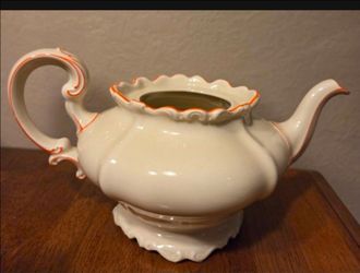 Rosenthal Tea Set (Missing lid)