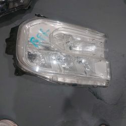 2020 Ford  Maverick  RIGHT HEADLIGHT 