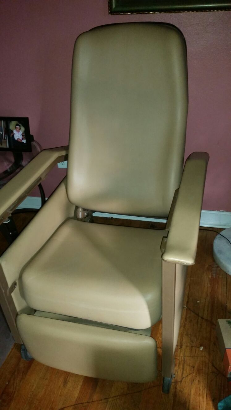 Jerri Chair for Sale in Alton, IL OfferUp