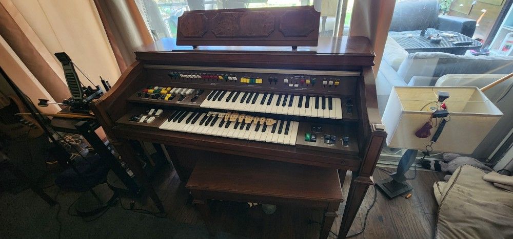 VINTAGE Yamaha Model 205D Electone Organ / Piano / Synthesizer - Electric

