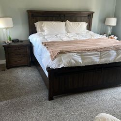 King Bedroom Set With Bed Frame, 2 Night Stands And Dresser