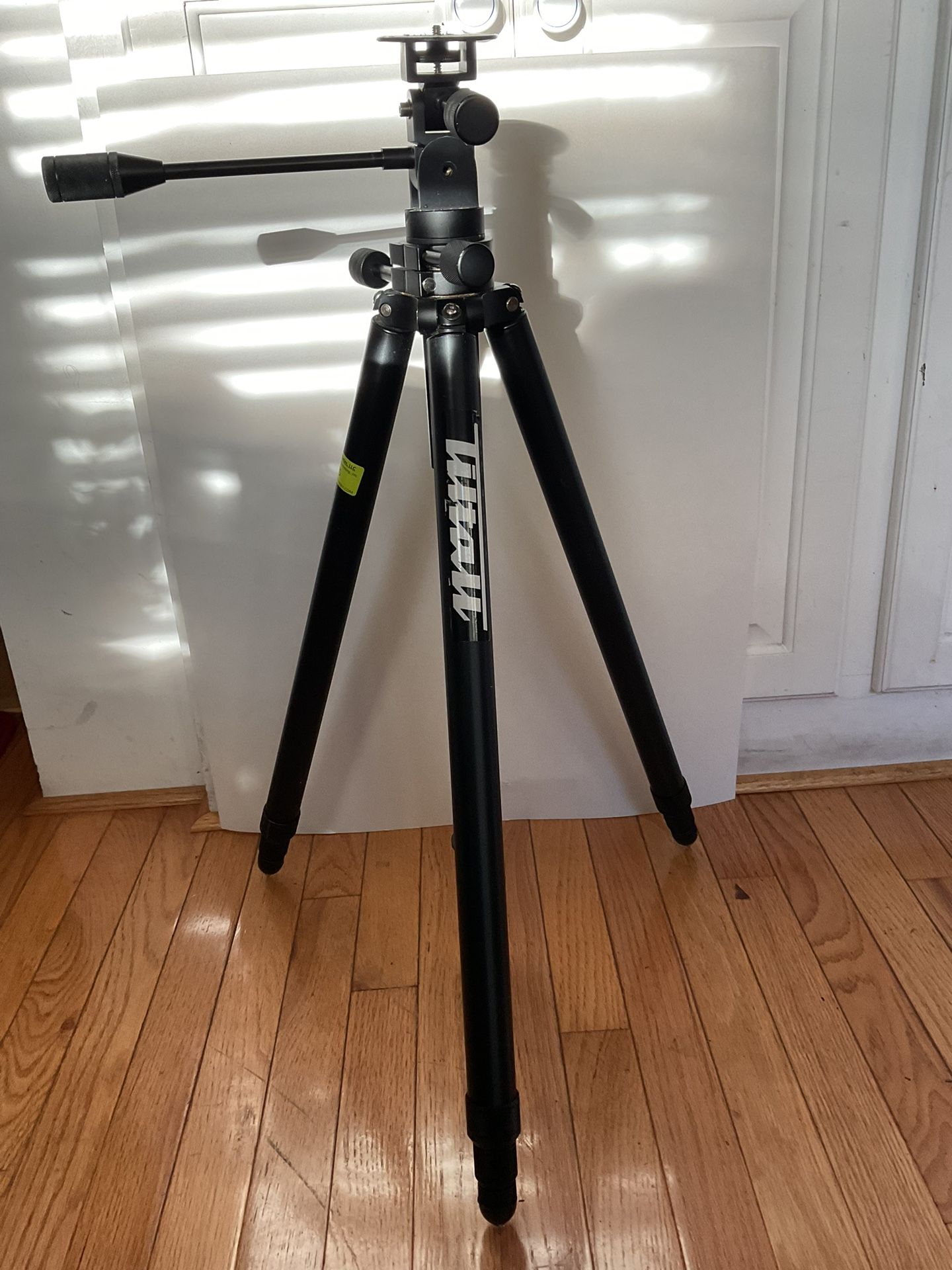 Extra Heavy Duty Tiltall Tripod