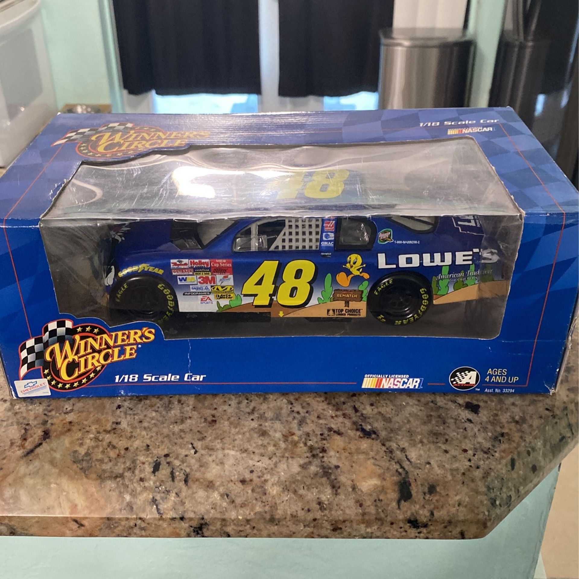 Winners Circle 48 Jimmie Johnson 1/18 Scale Car 