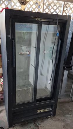 TRUE GDM-11SD SLIDING GLASS DOOR COOLER REFRIGERATOR COMMERCIAL MERCHANDISER