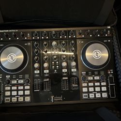 Traktor Kontrol S4 MK2 DJ Controller – Excellent Condition + Gig Bag & License