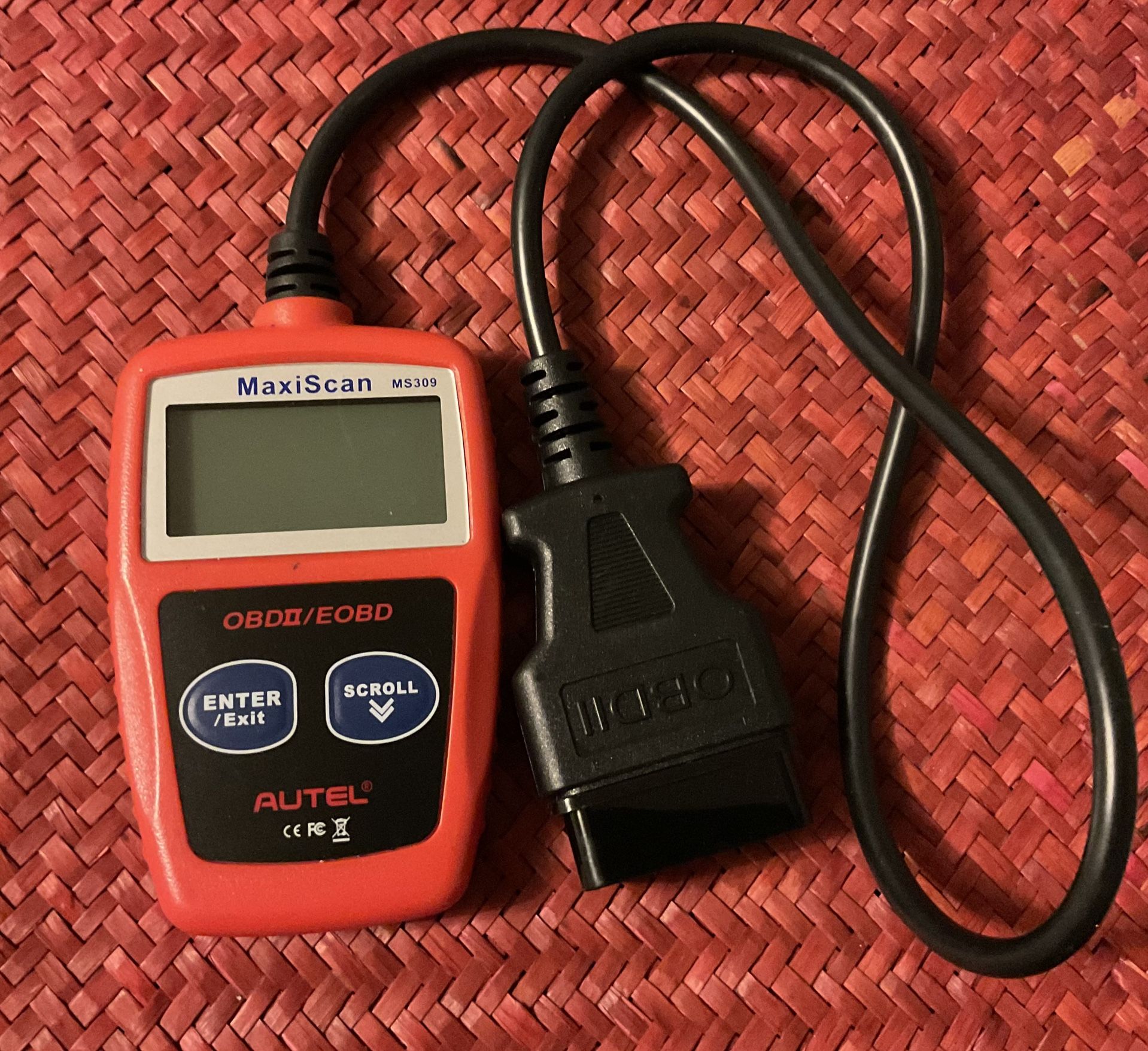 The Autel MaxiScan MS309 OBD2 scanner,