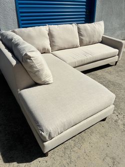 Beige Sectional Couch 🛻Delivery Available🛻