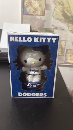 Hello Kitty light up Dodgers SGA