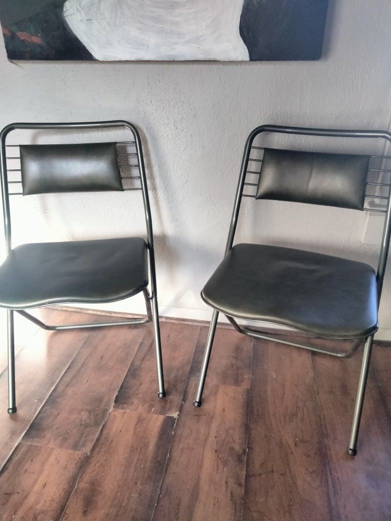 Vintage Folding Chair Set