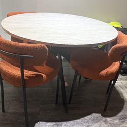 Dining table & chairs 