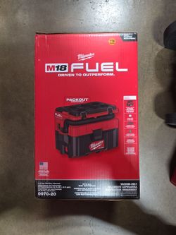 Milwaukee 2.5 Gal Wet/Dry Vacuum