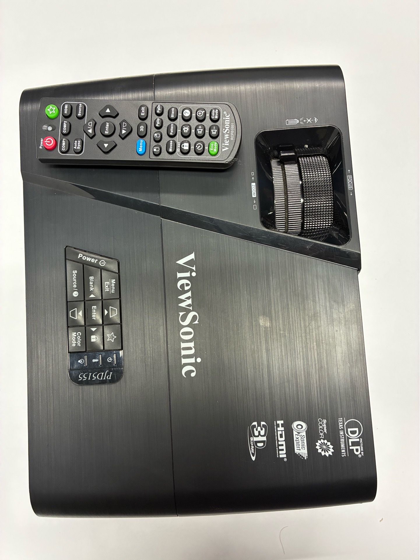 ViewSonic PJD5155 Projector With Remote And Case