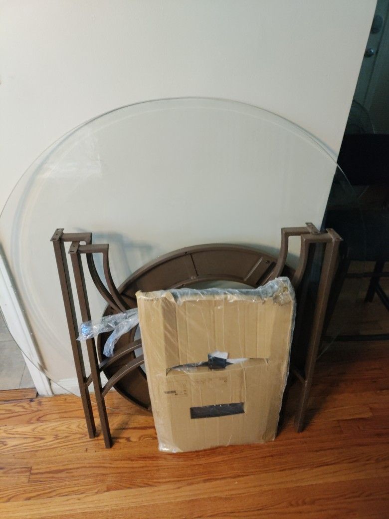 Glass Round Dinning Table