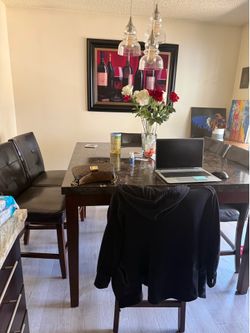 Dinning room table with 6 chairs