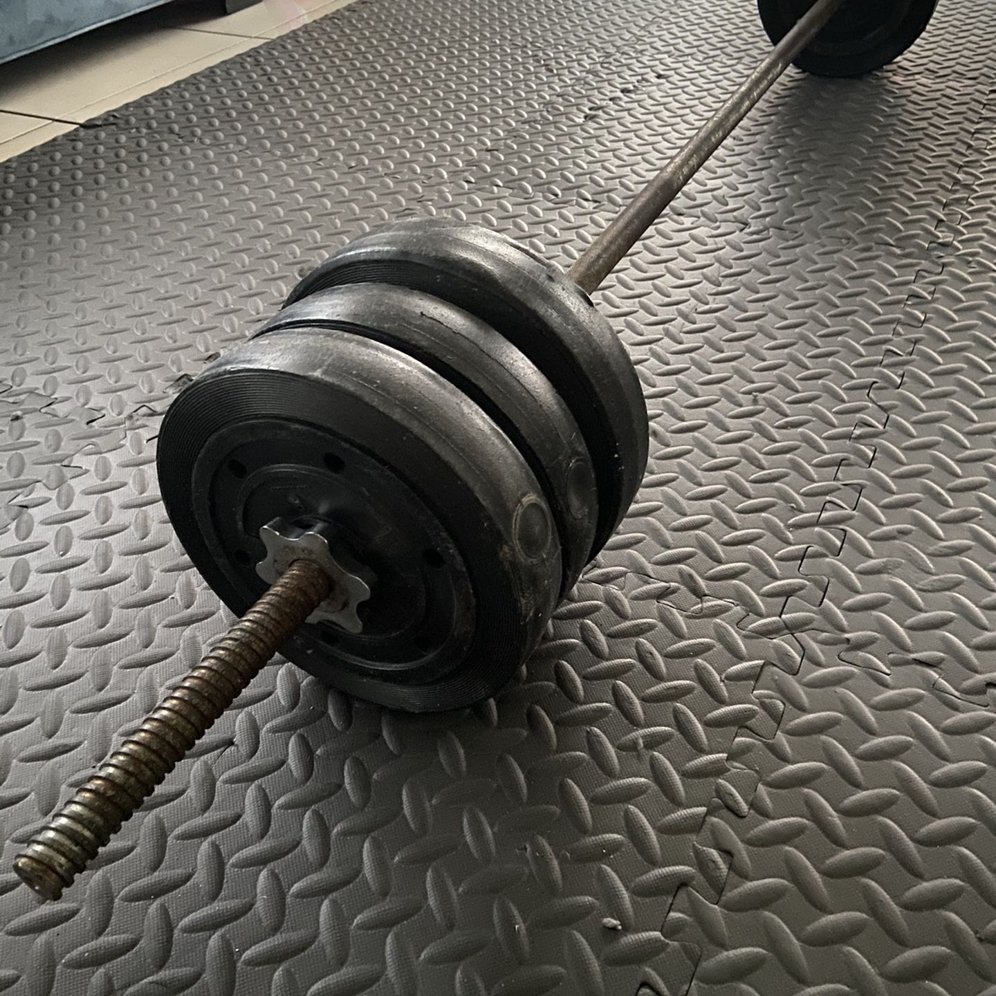 Weight Lifting Bar With Weights
