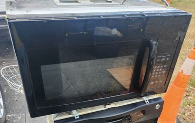 Above The Stove GE Microwave