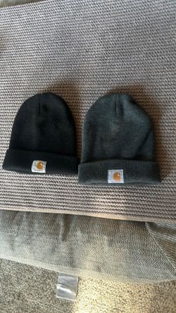 2x carhartt beanies