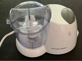 Proctor-Silex 3 cup food chopper White - used