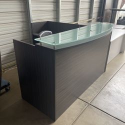 Brown L Shaped Reception Desk With Top Glass And Pedestal 