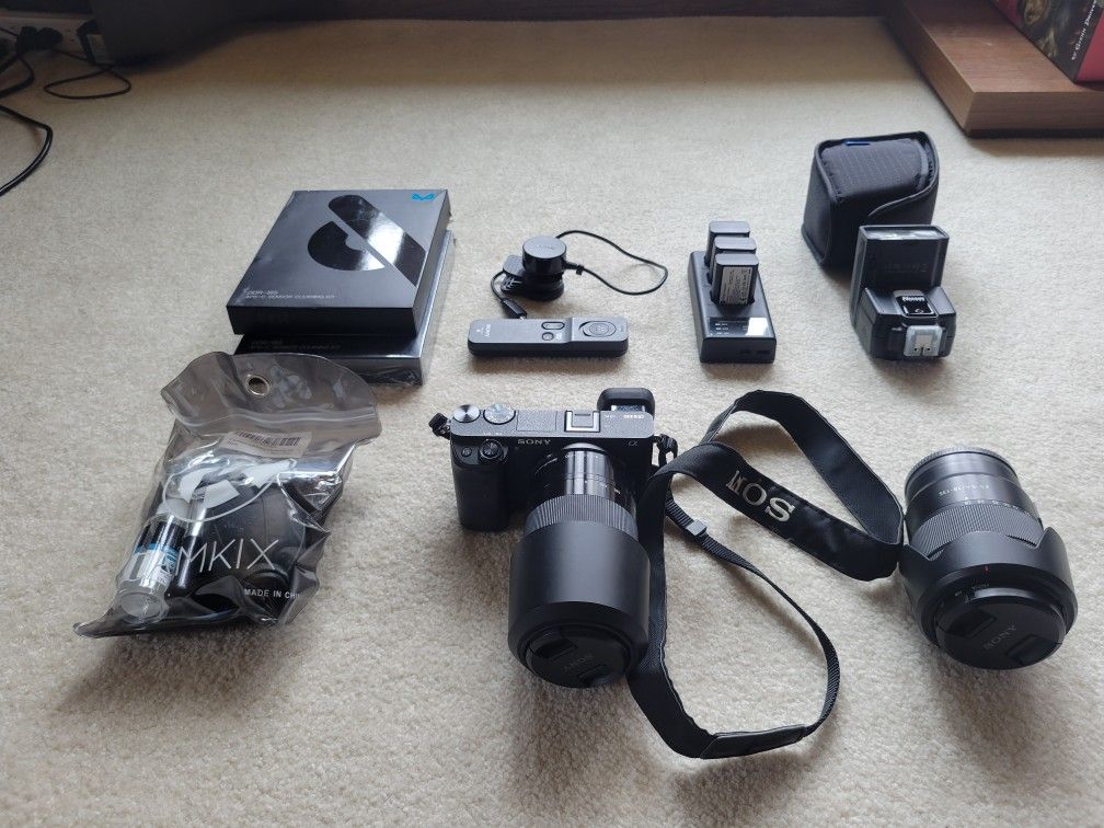 Sony A6300 Camera Kit w/ 55-210mm Lens, Flash, Batteries & More - Ready To Shoot!