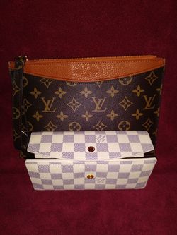 LOUIS VULTTON WALLET OR PURSE