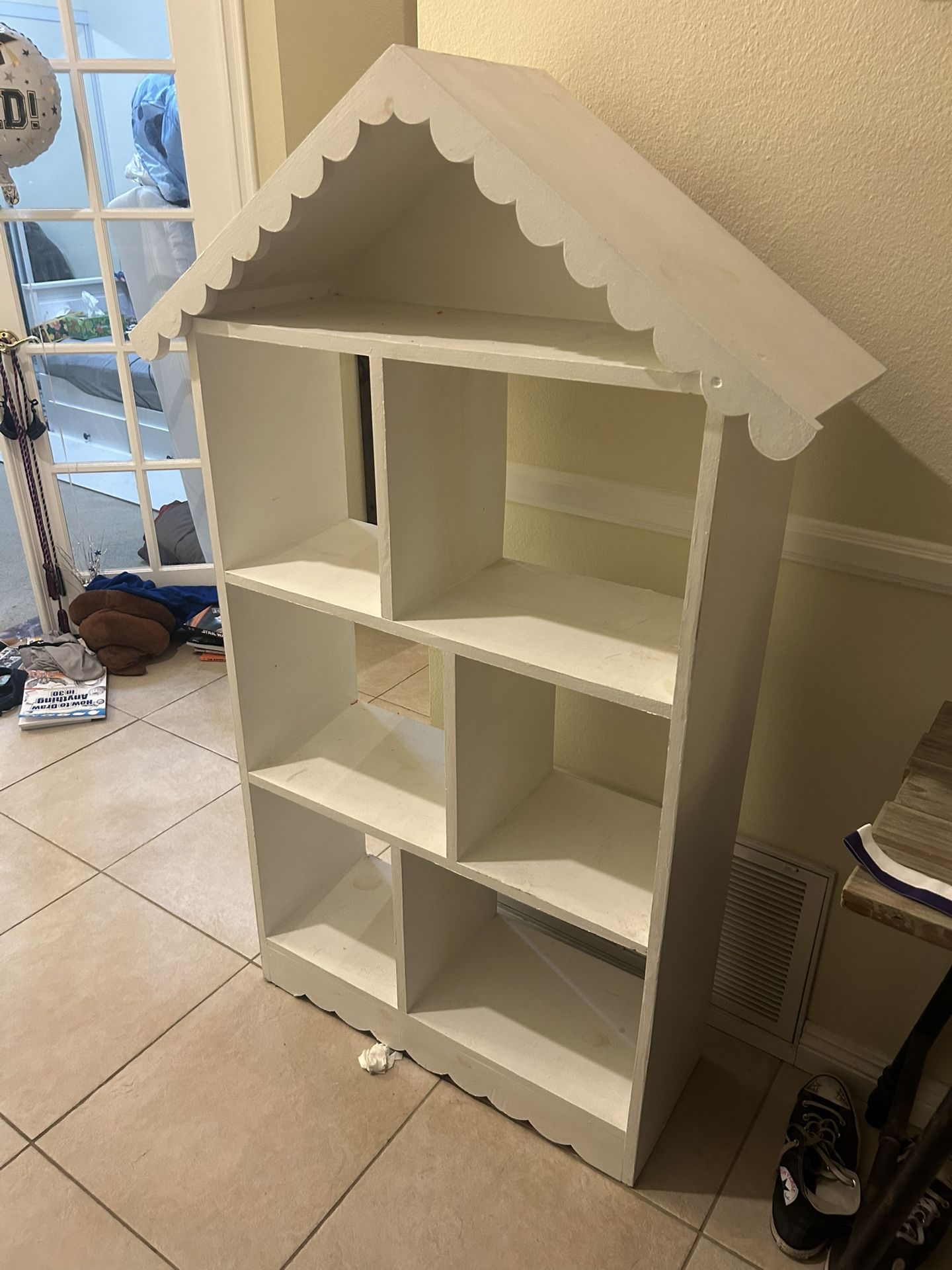 Dollhouse bookshelf