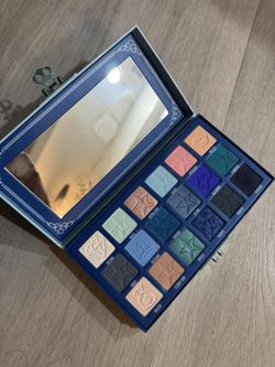 Jeffrey Star Blue Blood Makeup Pallet 