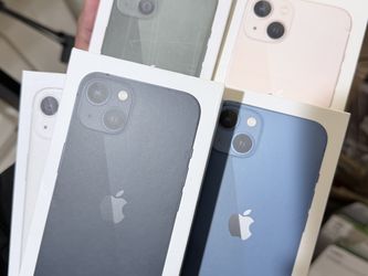 iPhone 13 128GB Unlocked Mint Condition