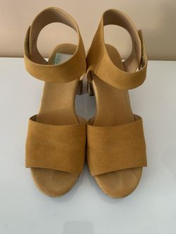 Size 9 Yellow Suede Open Toe Clogs With Cork Sole Comfortable Crown Vintage 